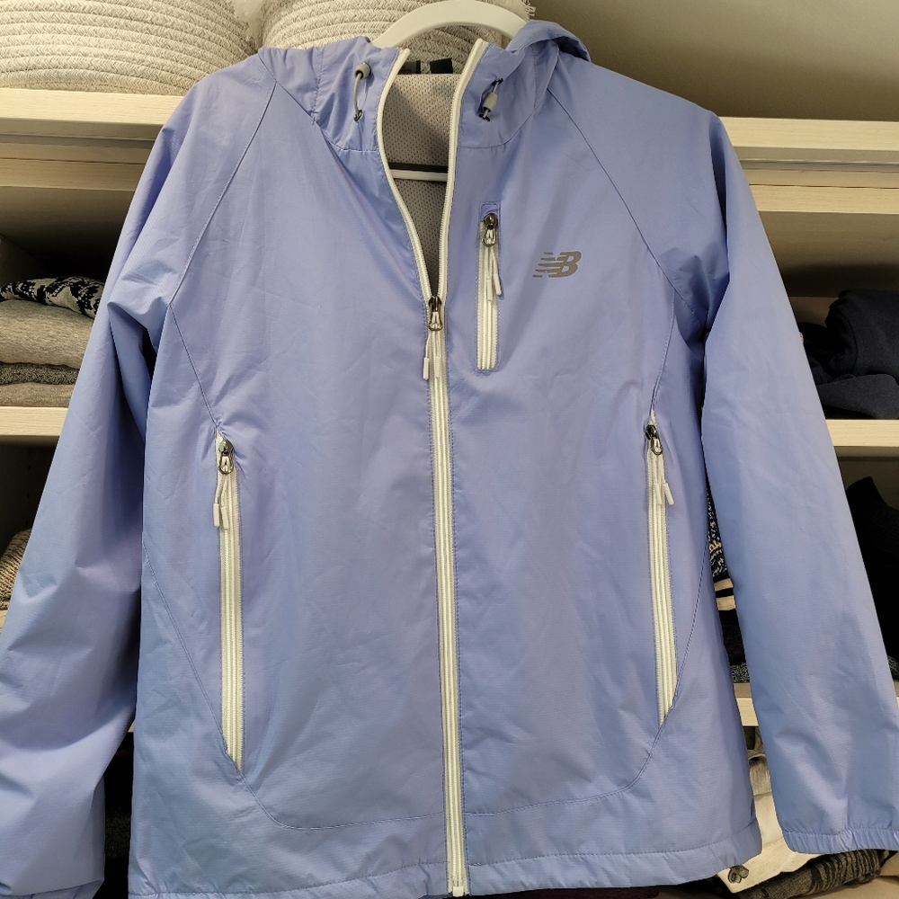New Balance Windbreaker size M